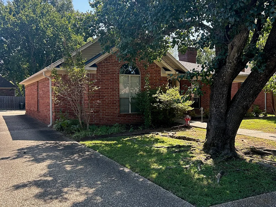 1950 Payne Ln