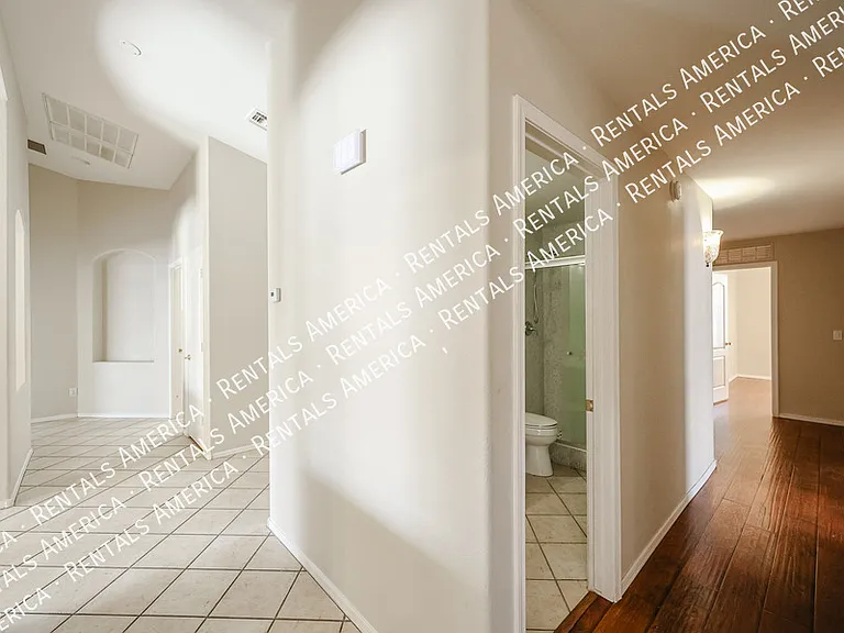 1623 E Wildhorse Pl — Photo 12