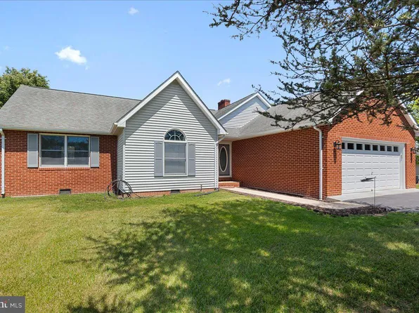 115 Montmorency Dr, Bunker Hill, WV 25413