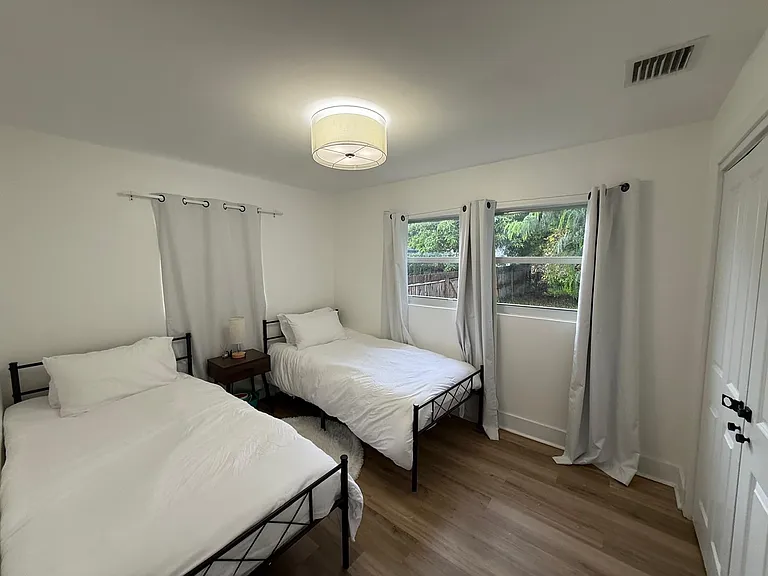 944 Market St — Photo 6