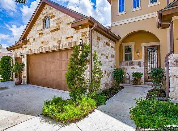 3rd image of 2806 Wonderview Dr