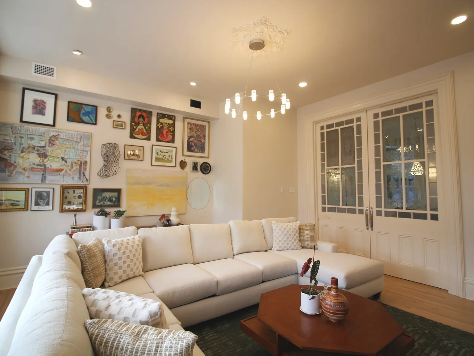 1819 Sarah Street - Apt. 2 — Photo 4