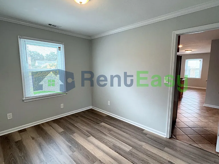 1584 Boles Pl — Photo 6