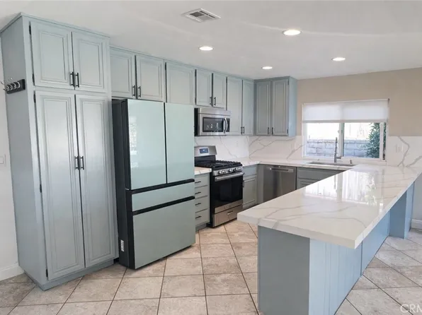 25444 Via Pacifica, Santa Clarita, CA 91355