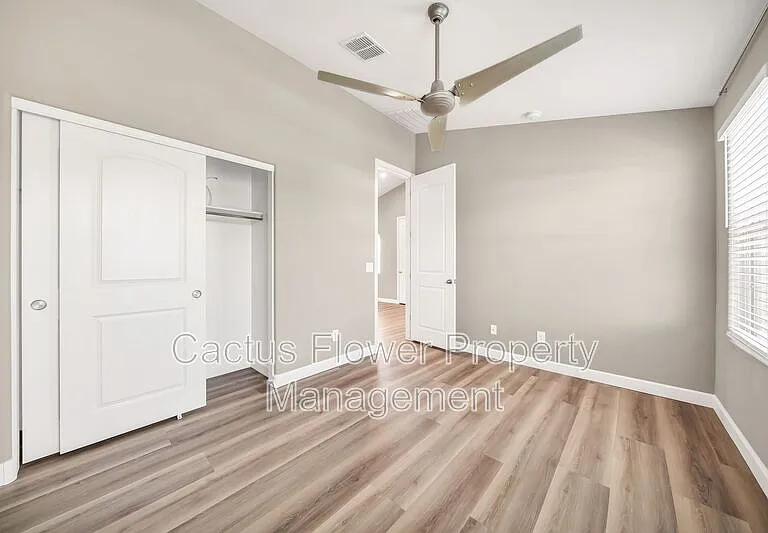 3067 N 33rd Pl — Photo 27