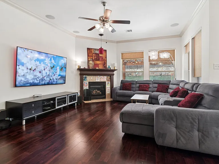6715 Castillo St — Photo 22
