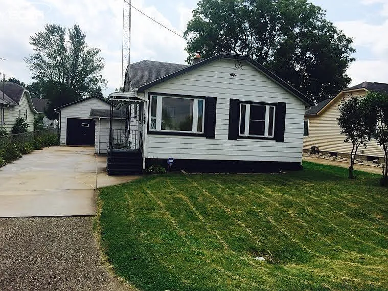 1117 W Boatfield Ave photo 1