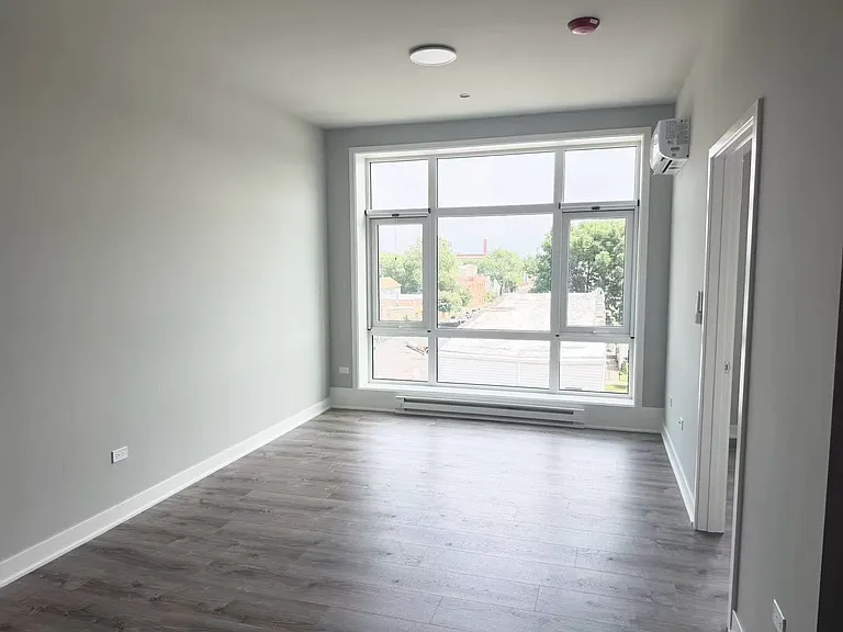 2807 S Halsted St #403 — Photo 5