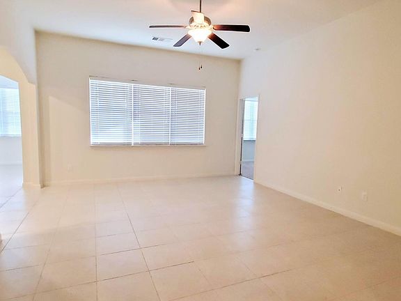 4th image of 2205 Mulberry Dr