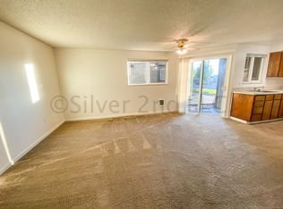 992 N 2nd St #32, Silverton, OR 97381