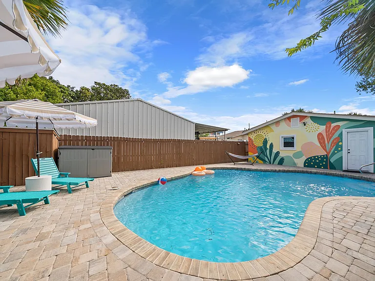 621 Albatross St — Photo 25