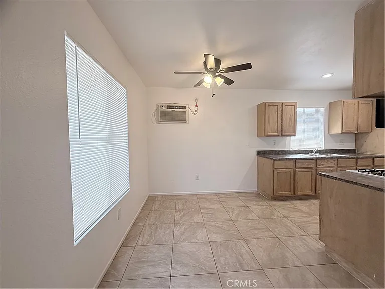 302 E Blueridge Ave — Photo 6