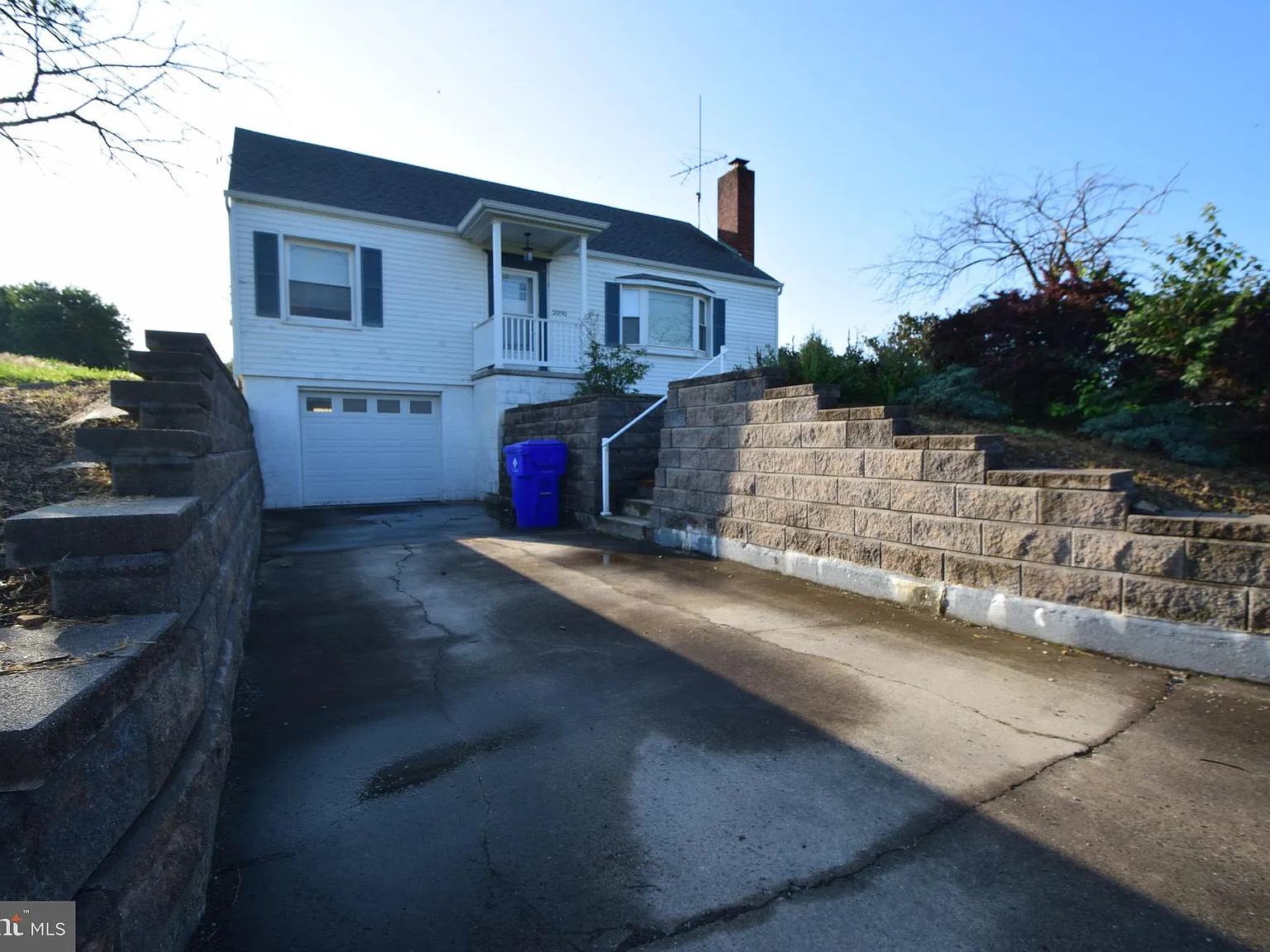 3 bed, 1.0 bath, 1482 sqft, $1,600 — Photo 3