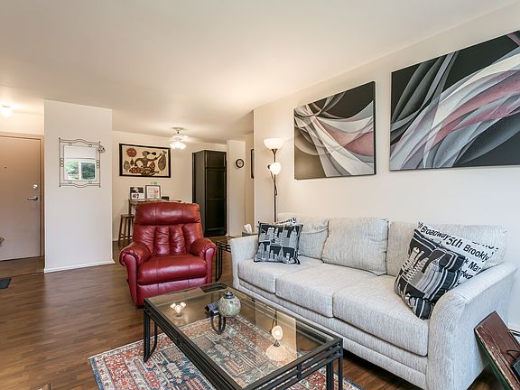 4th image of 725 Grove Dr #2123