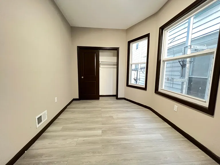 163 Elwood Ave #1R — Photo 3