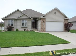 634 Prairie Blvd, Dakota Dunes, SD 57049
