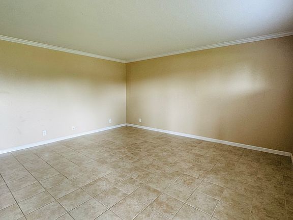 3rd image of 1924 Avenue H #118002015