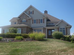 1286 Mary Hill Cir, Hartland, WI 53029