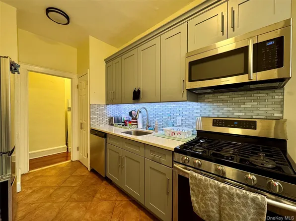 83-64 Talbot Street #3A, Kew Gardens, NY 11415