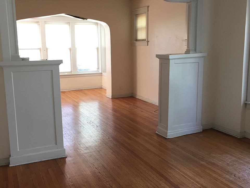 1st image of 3414 N Karlov Ave #1