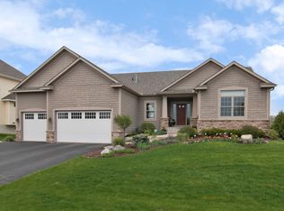 1088 Symphony Ln, Chaska, MN 55318