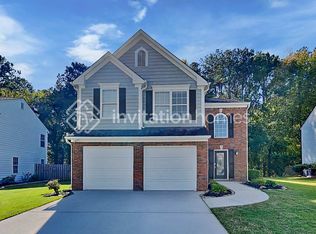 1055 Crabapple Lake Cir, Roswell, GA 30076