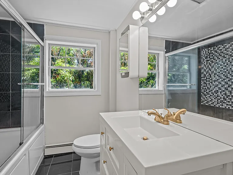 26 Beach St — Photo 19