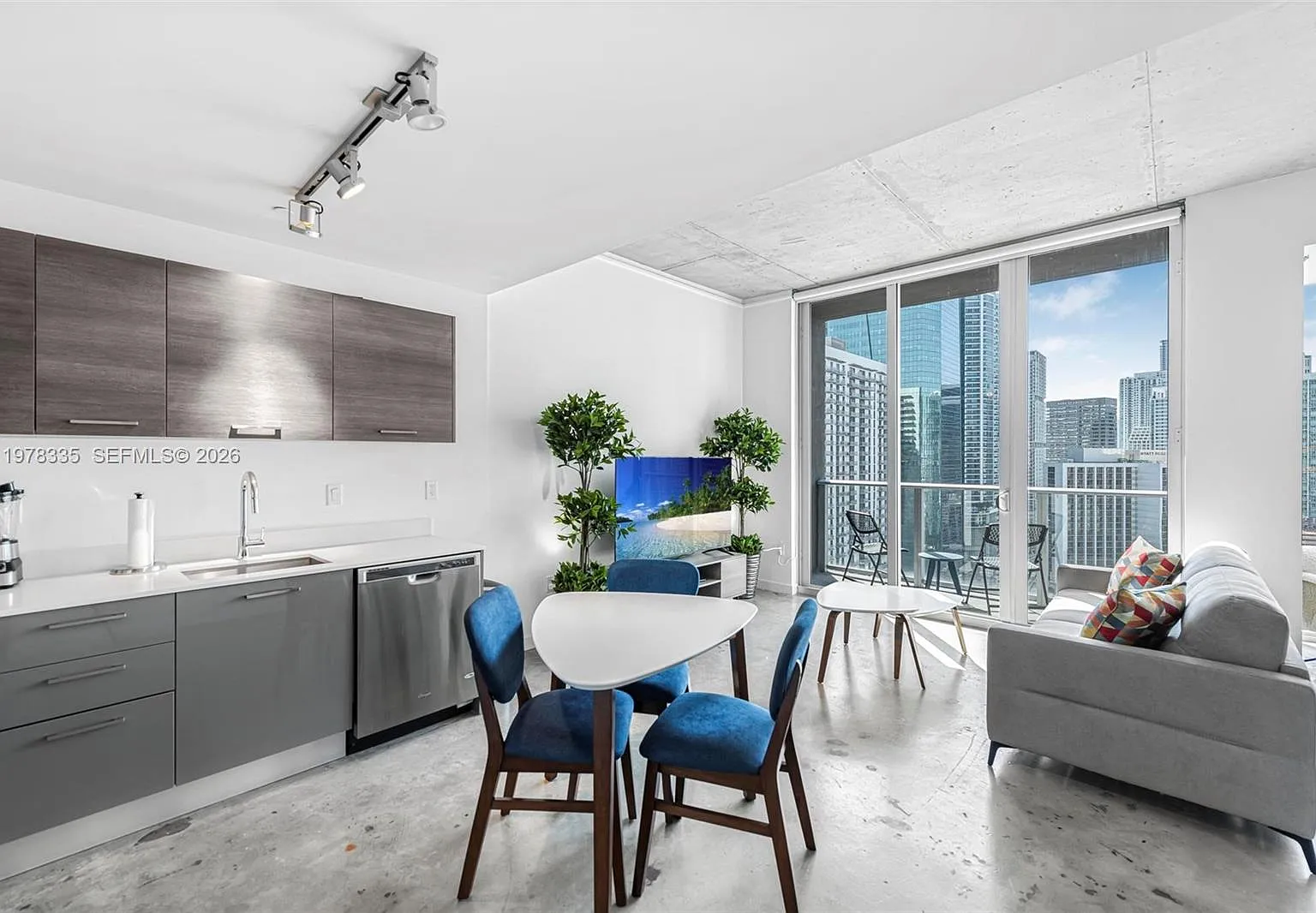 Centro Condo — Photo 4