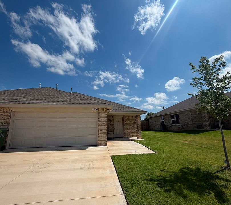 1st image of 1104 Ashton Ln