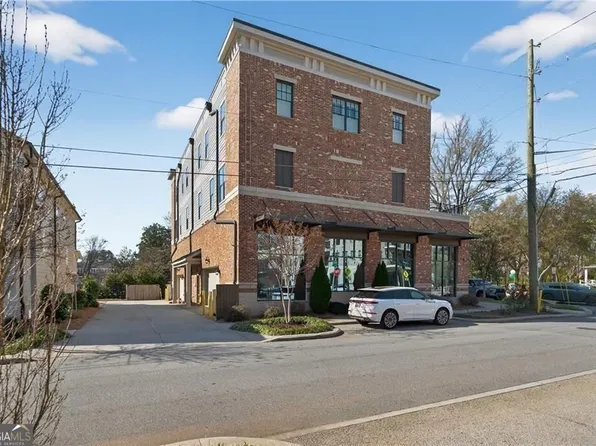 8255 Main St, Woodstock, GA 30188