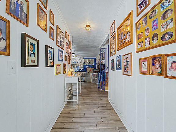 5th image of 3117 Maravilla Boulevard