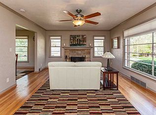 6420 Del Matro Ave, Windsor Heights, IA 50324