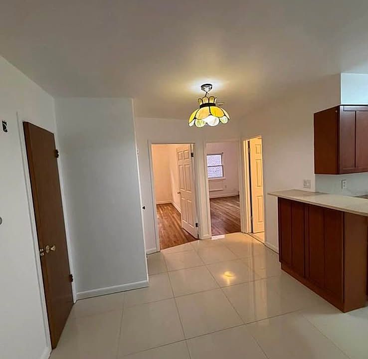 1st image of 117-08 Curzon Rd
