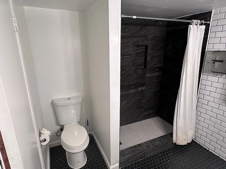 2503 E 21st St #108 — Photo 33