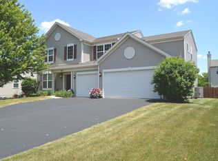 325 Claridge Cir, Bolingbrook, IL 60440