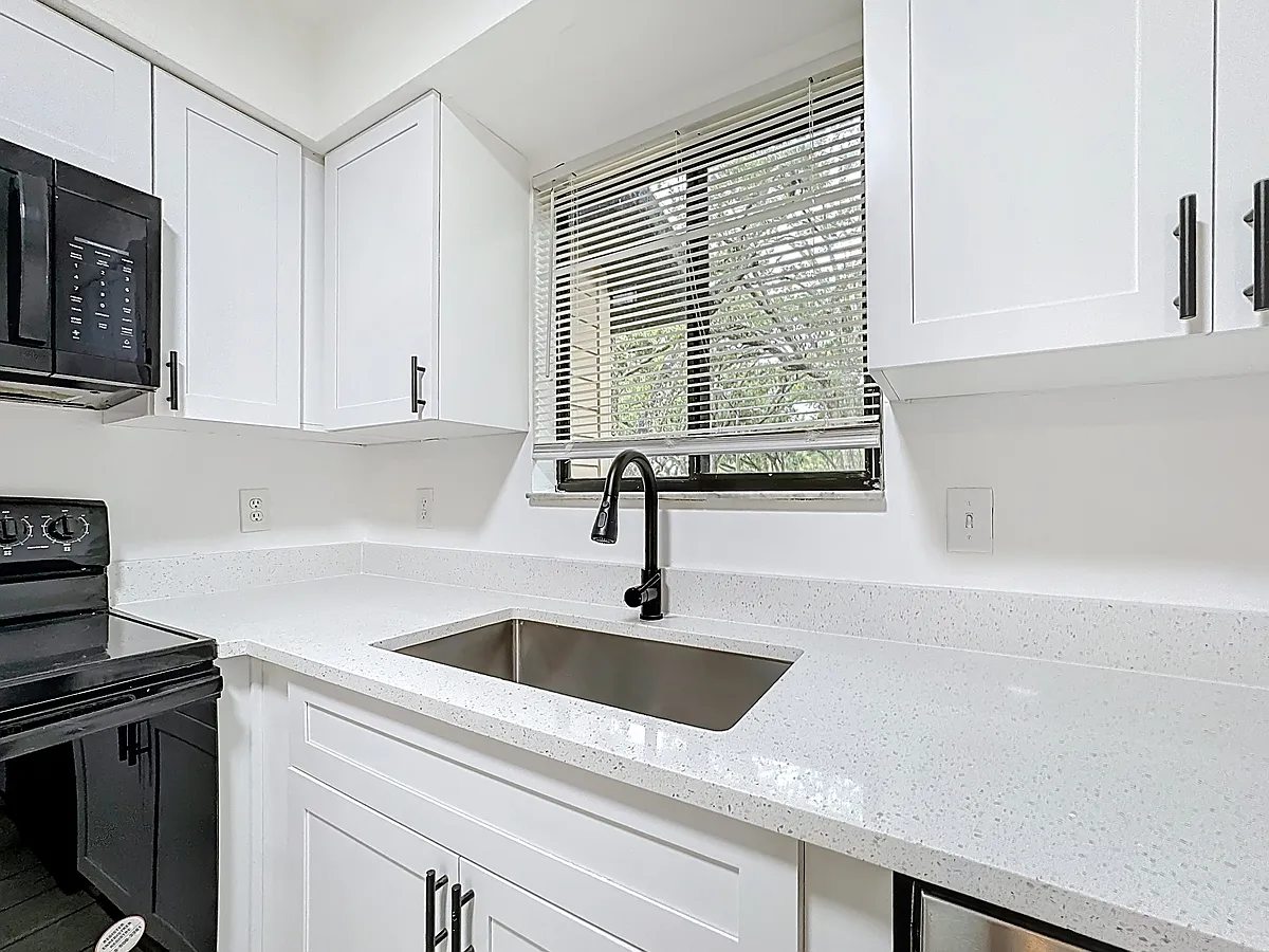 Building Photo - 1736 Foxhall Cir