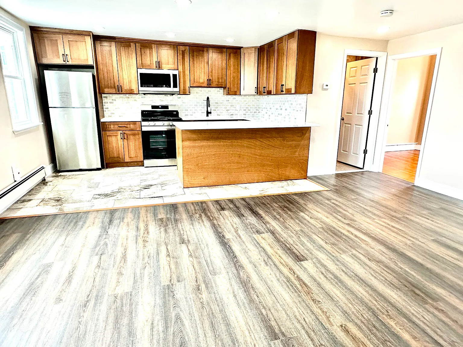 2 bed, 1.0 bath, $2,598 — Photo 2