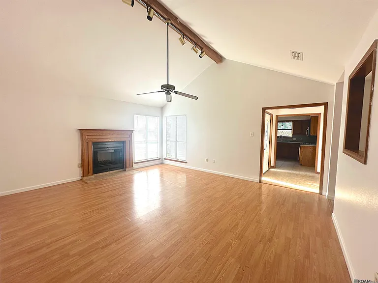 9786 Kinglet Dr — Photo 2