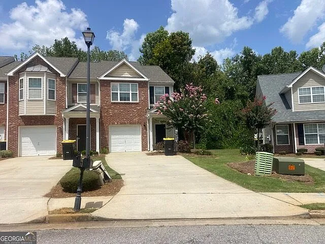 112 Chastain Cir — Photo 2