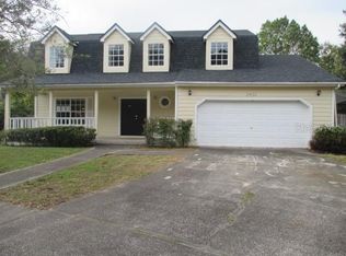 2402 Silver Forrest Ln, Lutz, FL 33549