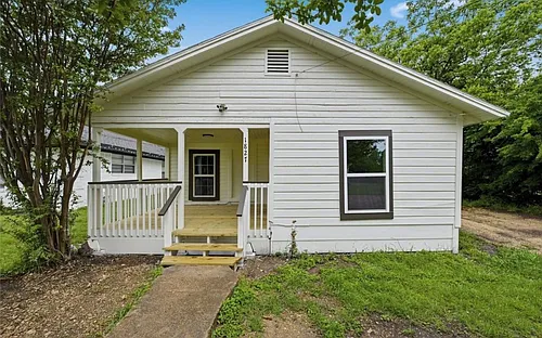 1827 Wood Ave Photo 1