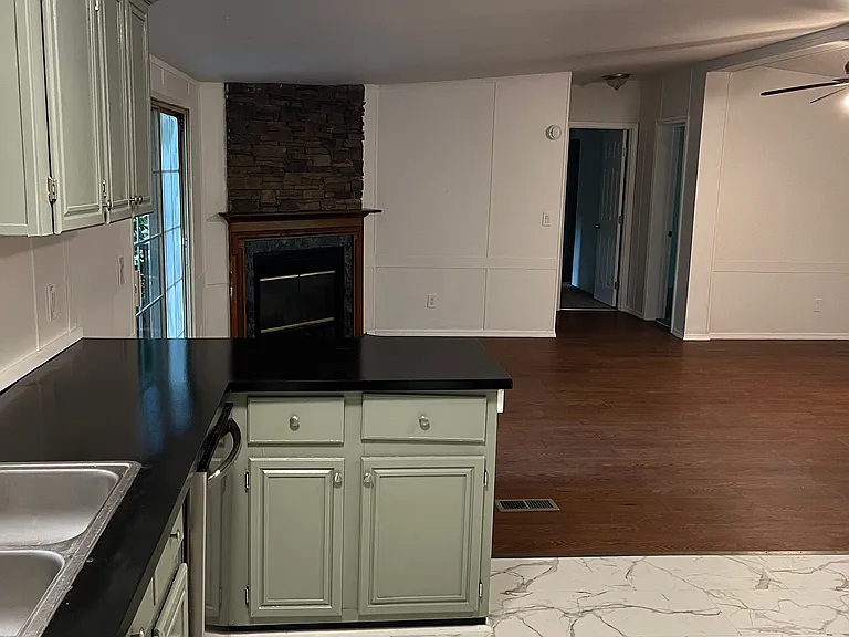 Garden Lake Dr — Photo 7