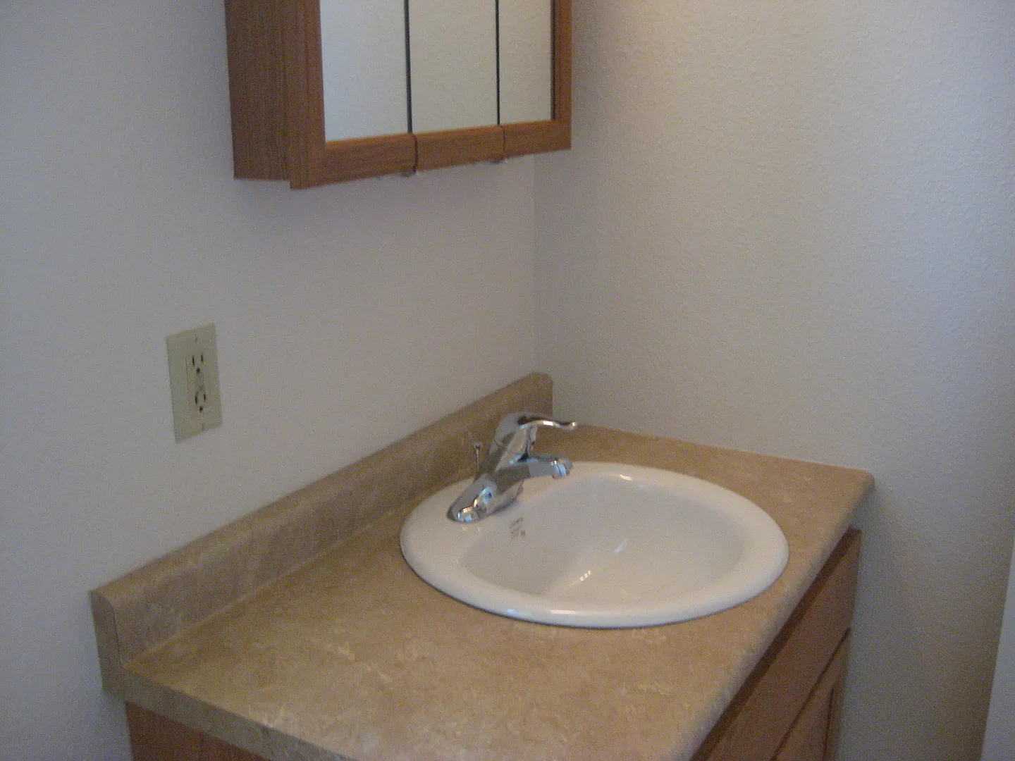 Three Bedroom Town House Style Condo — Photo 2