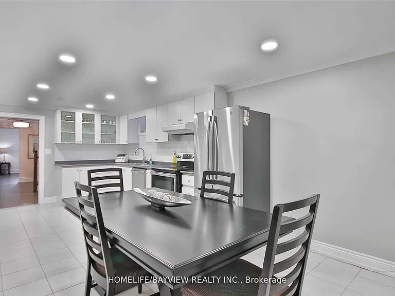 72 Keegan Cres — Photo 10