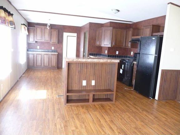 Kitchen & Dinning Area