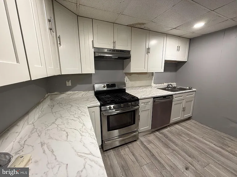 212 Warren St #2 — Photo 18