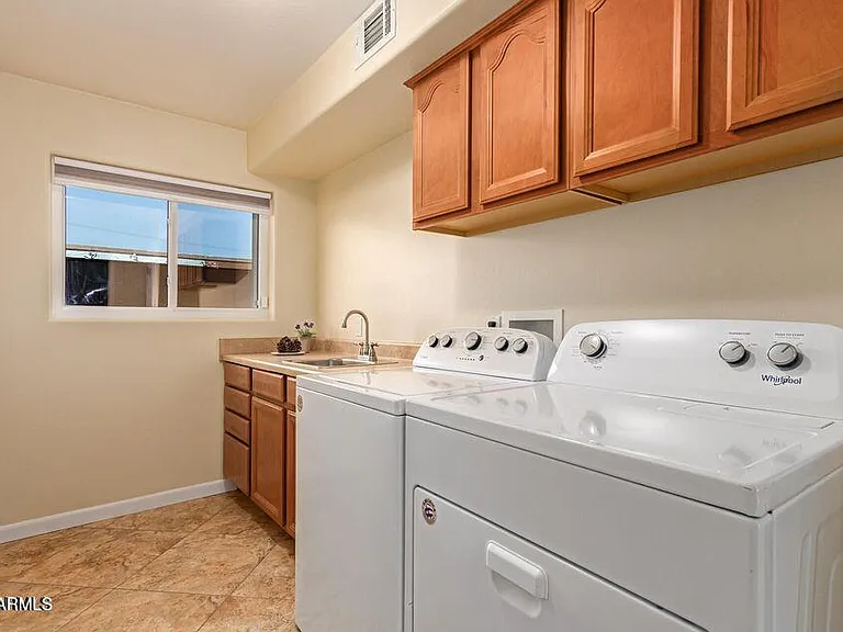 2705 W Summit Pl — Photo 13