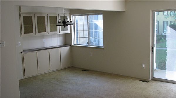 29157 Hayes Dining Room