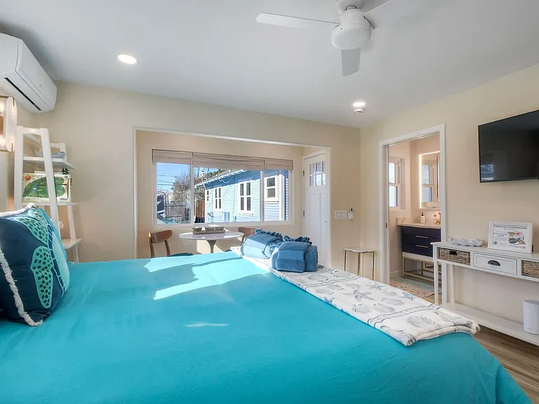 409 N Ditmar — Photo 10