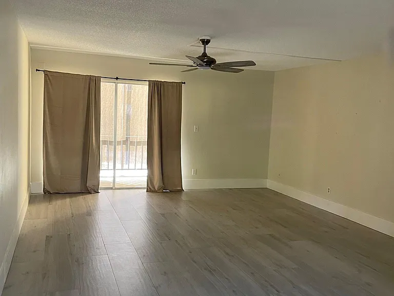 2366 E Mall Dr #317 — Photo 9